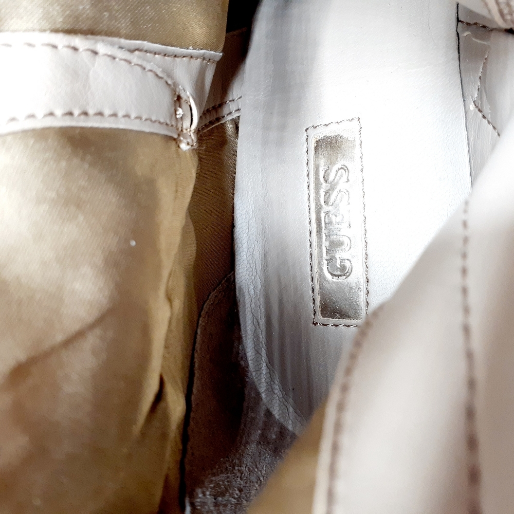 NEW GUESS Women's Camrin Suede Booties - Picture 10 of 13